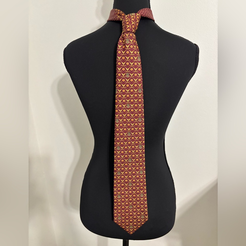 Versace men’s silk tie burgundy and gold with Medusa understated classy